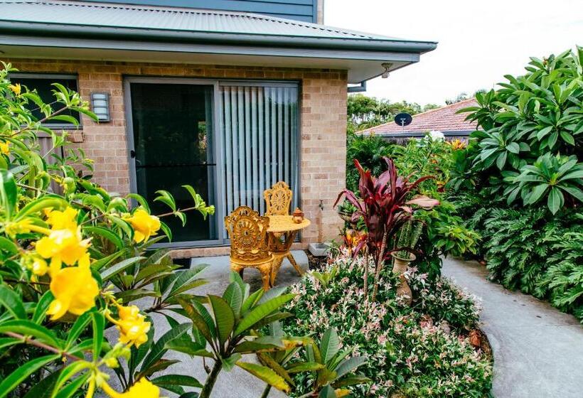 带花园景观的标准工作室, Coffs Jetty Bnb