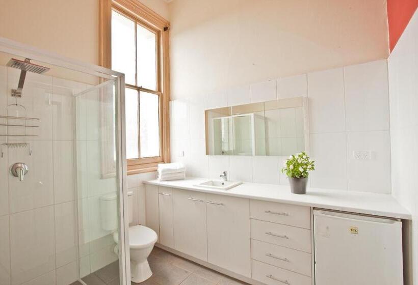 디럭스 룸, Delatite