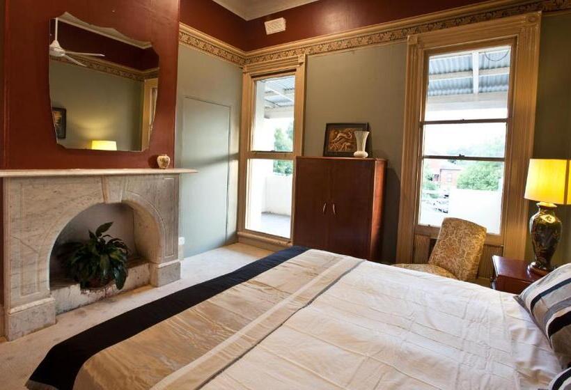 디럭스 룸, Delatite