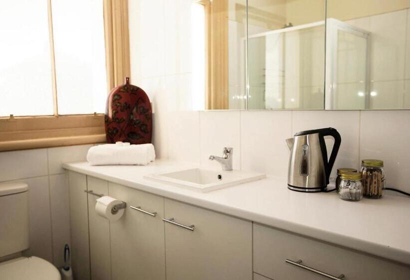 디럭스 룸, Delatite