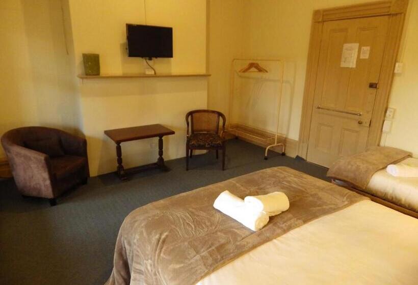 스탠다드 트리픔 룸 공동욕실, Delatite