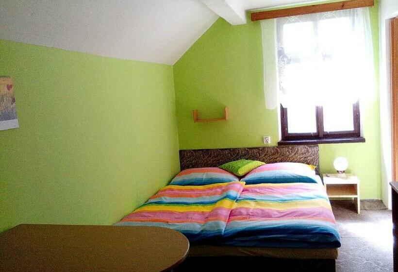 스탠다드 룸, Hubert