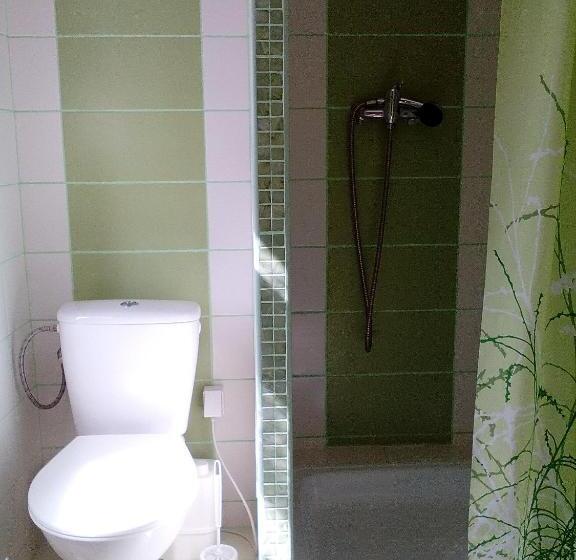 스탠다드 룸, Hubert