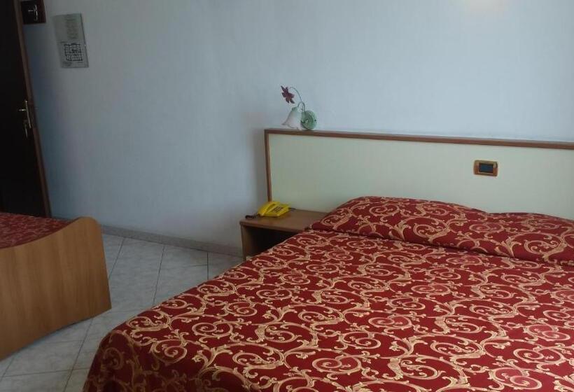 スタンダードトリプルルーム, Ideale