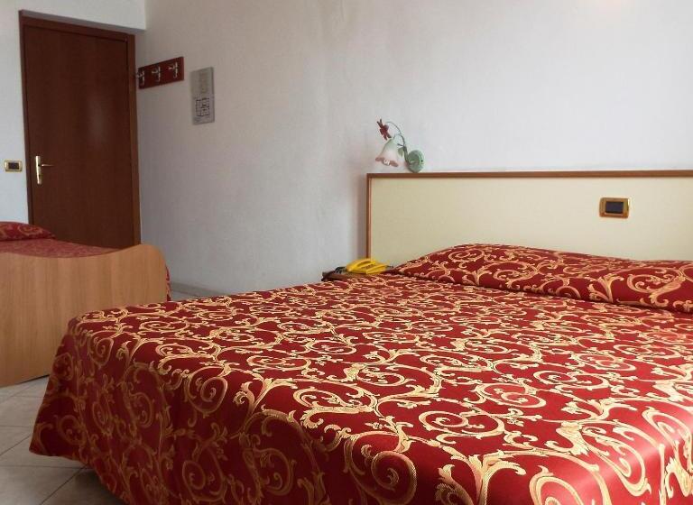 スタンダードトリプルルーム, Ideale