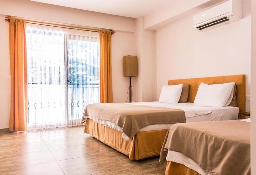 Pokój Trzyosobowy Klasyczny, Kaş Old Town