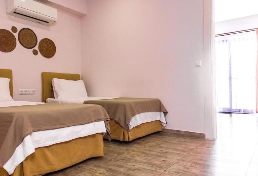 Pokój Rodzinny, Kaş Old Town