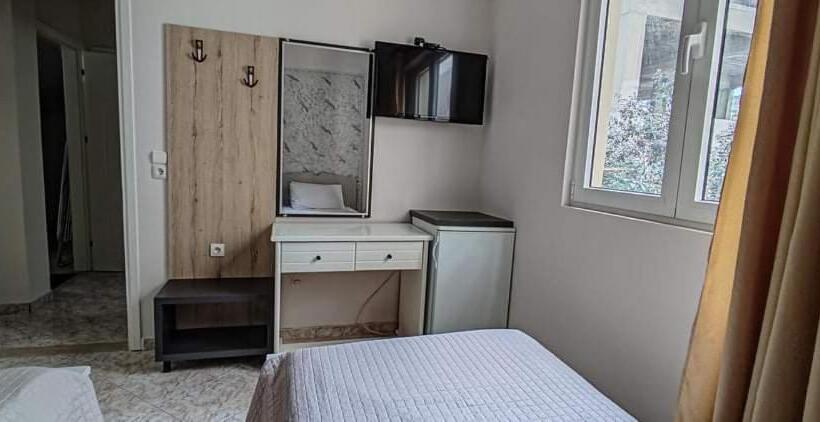 バルコニー付スタンダード4ベッドルーム, Klironomi