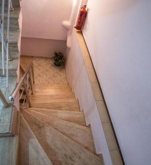 バルコニー付スタンダード4ベッドルーム, Klironomi