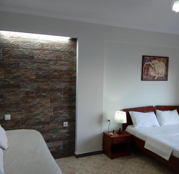 景色の見えるスタンダード4人部屋, Klironomi