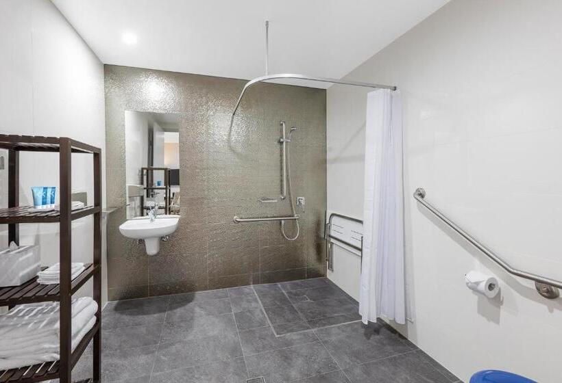 Люкс Адаптированный для Инвалидов, Meriton Suites Church Street, Parramatta