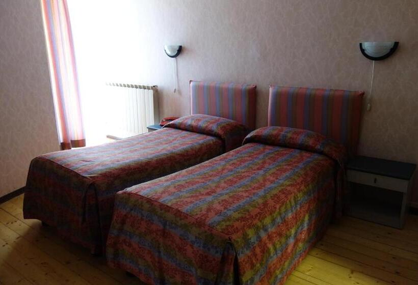 חדר סטנדרט, Pian Nava