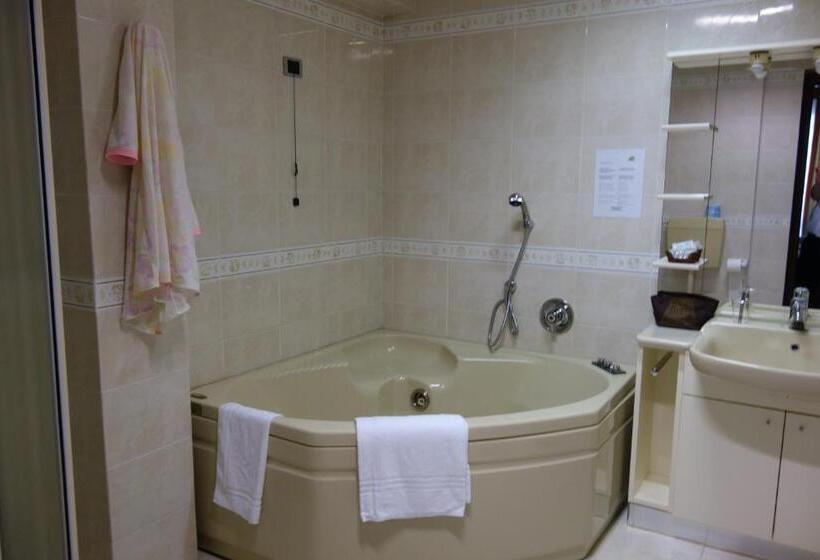 חדר סופריור, Pian Nava