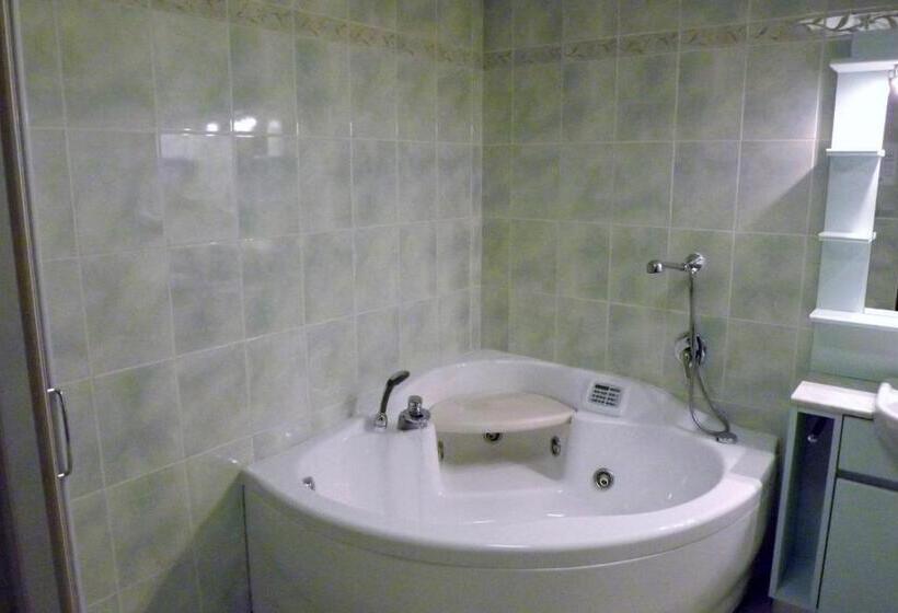 חדר סופריור, Pian Nava