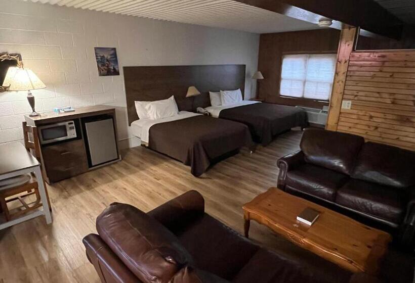 スーペリアトリプルルーム, Smoky Falls Lodge