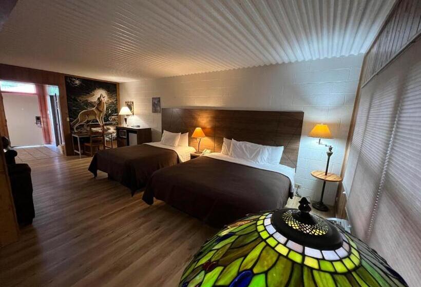 スーペリアトリプルルーム, Smoky Falls Lodge