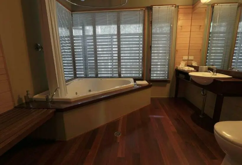 キャビン, Bombah Point Eco Cottages