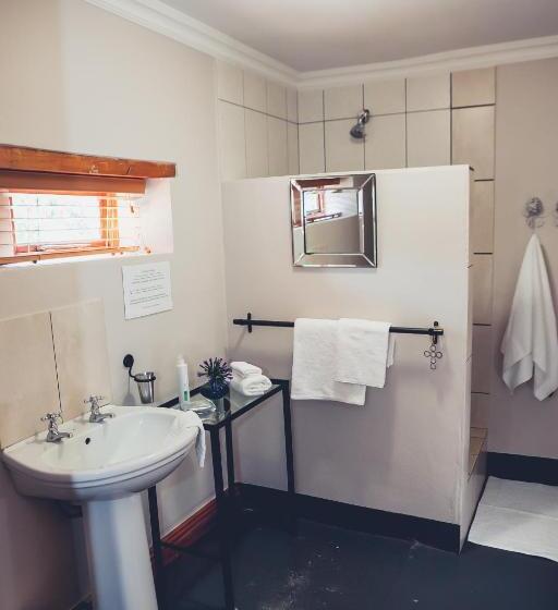 シャレー1寝室, Station House Simondium