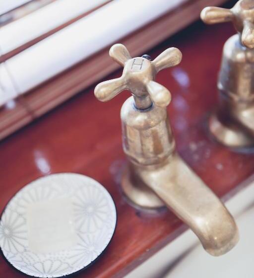 スタンダードルーム, Station House Simondium