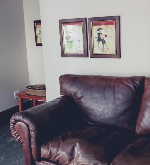 シャレー1寝室, Station House Simondium