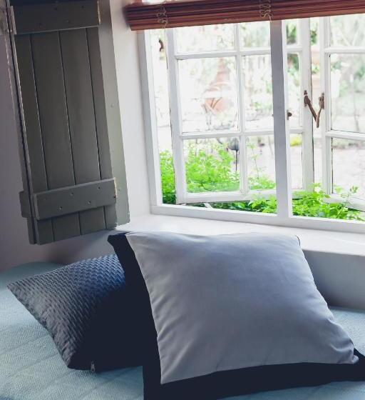 シャレー1寝室, Station House Simondium