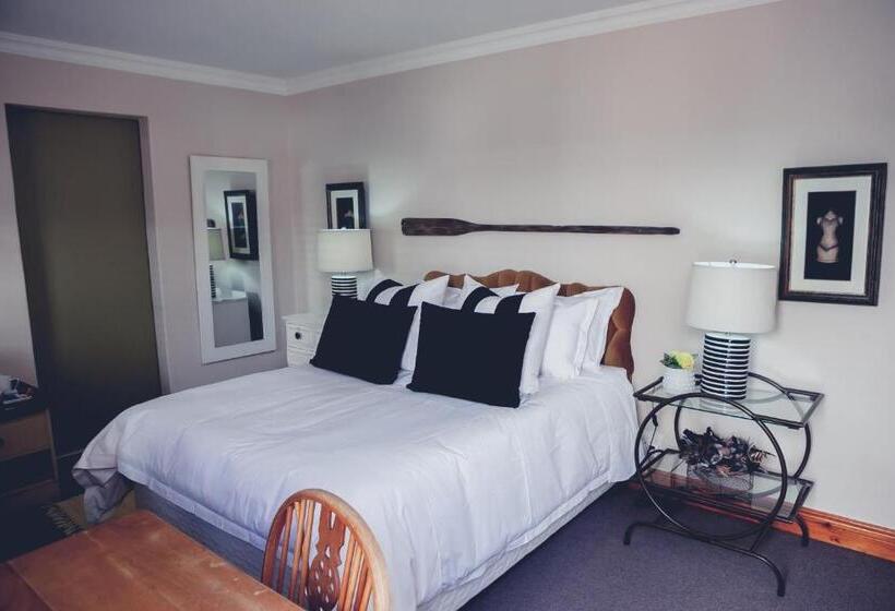 スタンダードルーム, Station House Simondium