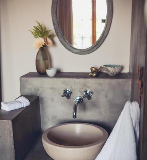 キングサイズベッドのスタンダードルーム, Station House Simondium