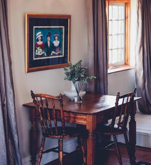 デラックスルーム, Station House Simondium