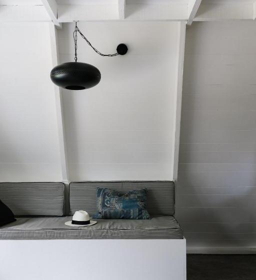 בקתת חדר, Esperance Chalet Village