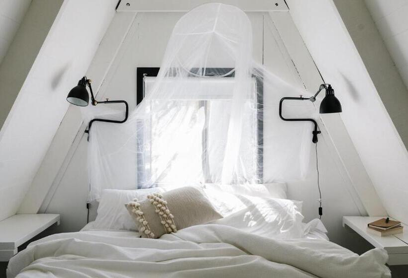 בקתת חדר, Esperance Chalet Village