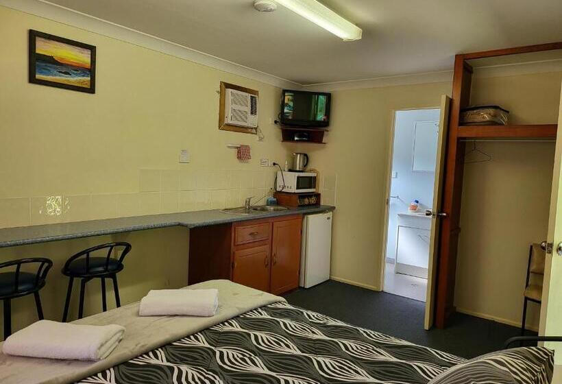 غرفة قياسية مزوَّدة بشُرفة, Affordable Gold City Motel