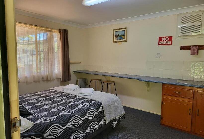 غرفة قياسية مزوَّدة بشُرفة, Affordable Gold City Motel