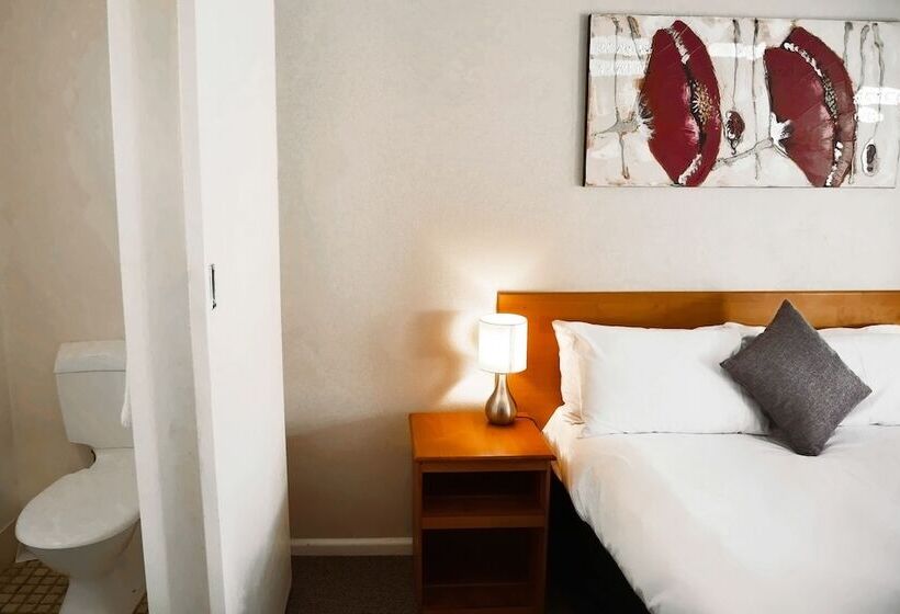 اتاق استاندارد, Almond Inn Motel