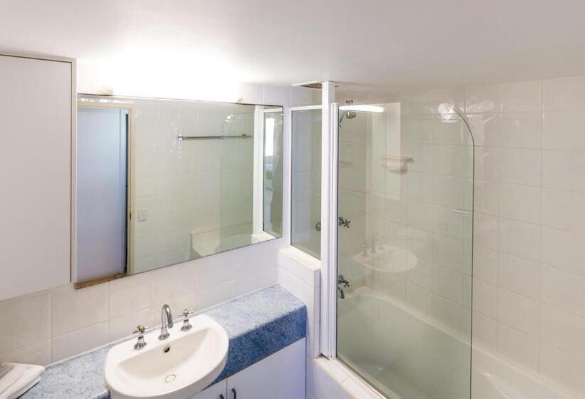 Апартаменты 2 Спальни Вид на Море, Burgess @ Kings Beach Apartments