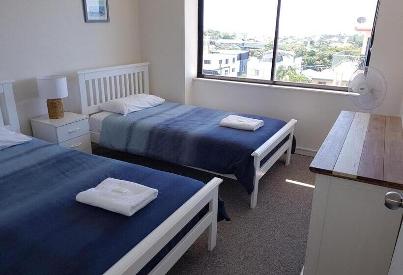 Апартаменты 3 Спальни Вид на Море, Burgess @ Kings Beach Apartments