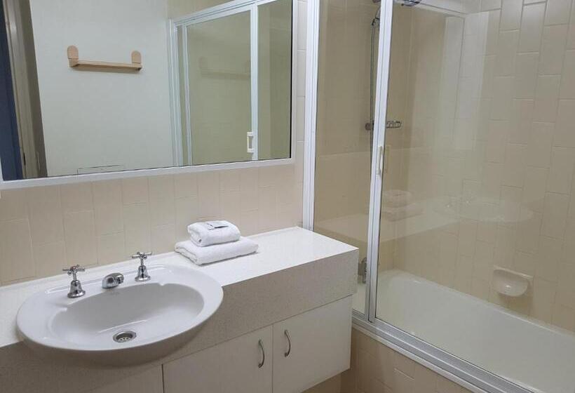 Апартаменты 3 Спальни Вид на Море, Burgess @ Kings Beach Apartments