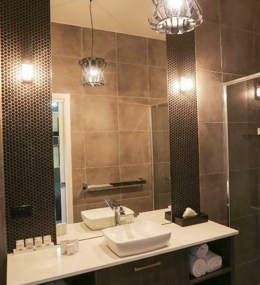 إستديو قياسى مزود بشرفة, Indulge Apartments  Cbd