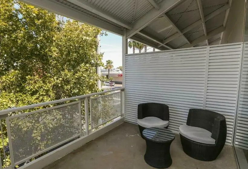 バルコニー付きスタンダードステューディオ, Indulge Apartments  Cbd
