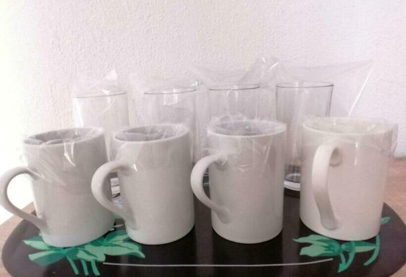 غرفة قياسية ثلاثية, Guest House Sokratovi