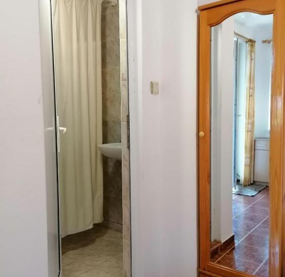 إستوديو قياسى, Guest House Sokratovi