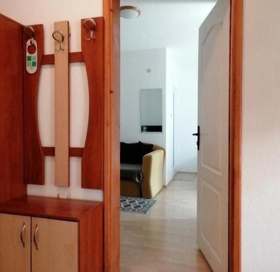 شقة غرفة واحدة, Guest House Sokratovi