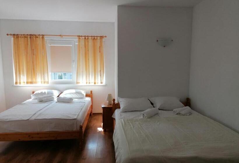 Четырехместный Номер Стандарт, Guest House Sokratovi