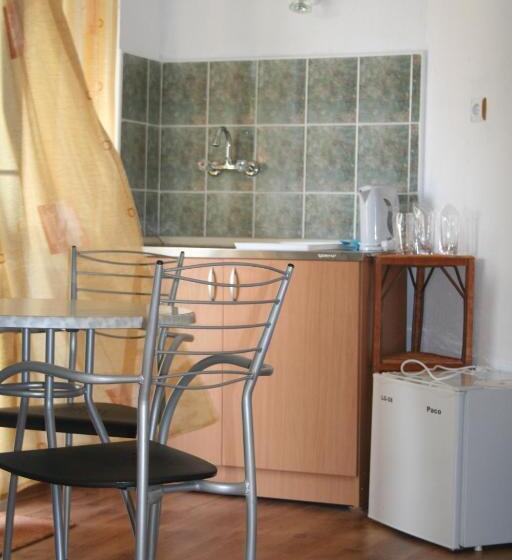 إستوديو قياسى, Guest House Sokratovi