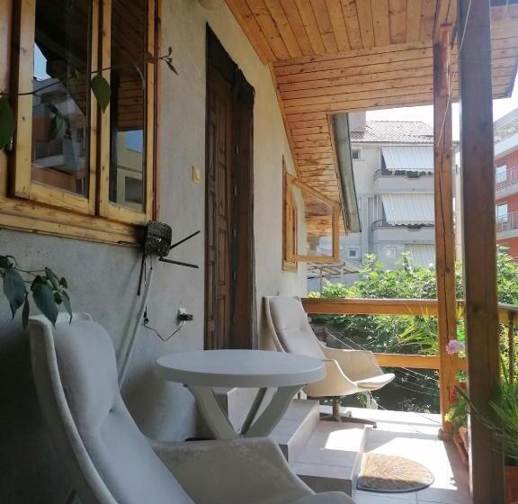 Студио Стандарт Вид на Сад, Guest House Sokratovi