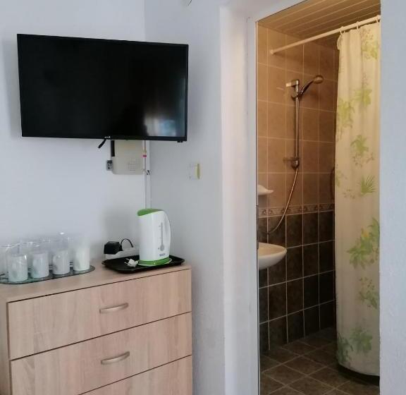 إستوديو قياسى, Guest House Sokratovi