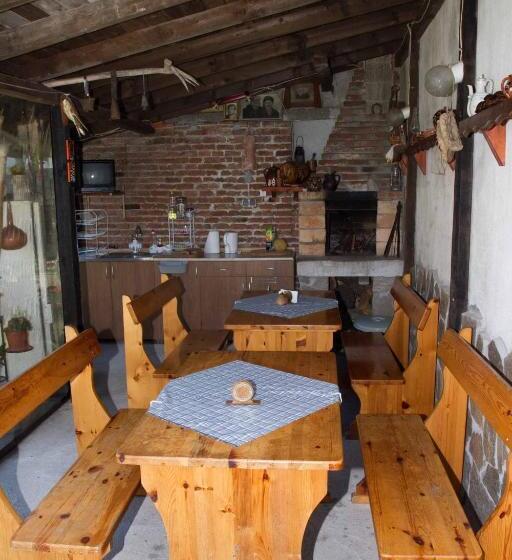 إستوديو قياسى, Guest House Sokratovi