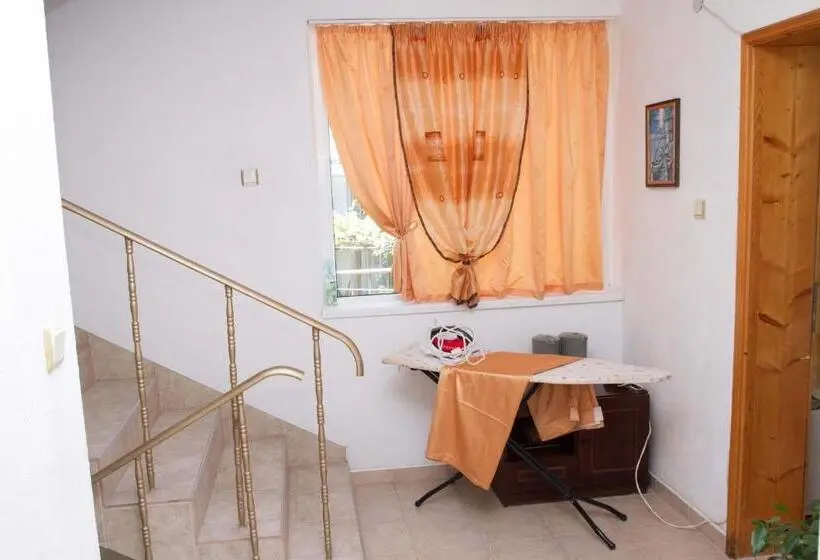 اتاق استاندارد چهار تخته, Guest House Sokratovi