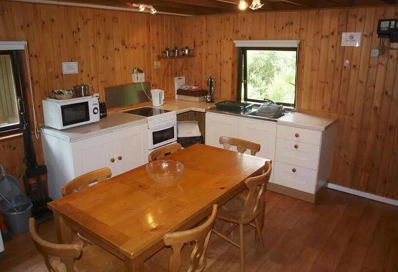 3ベッドルームハウス, Eastcott Lodges