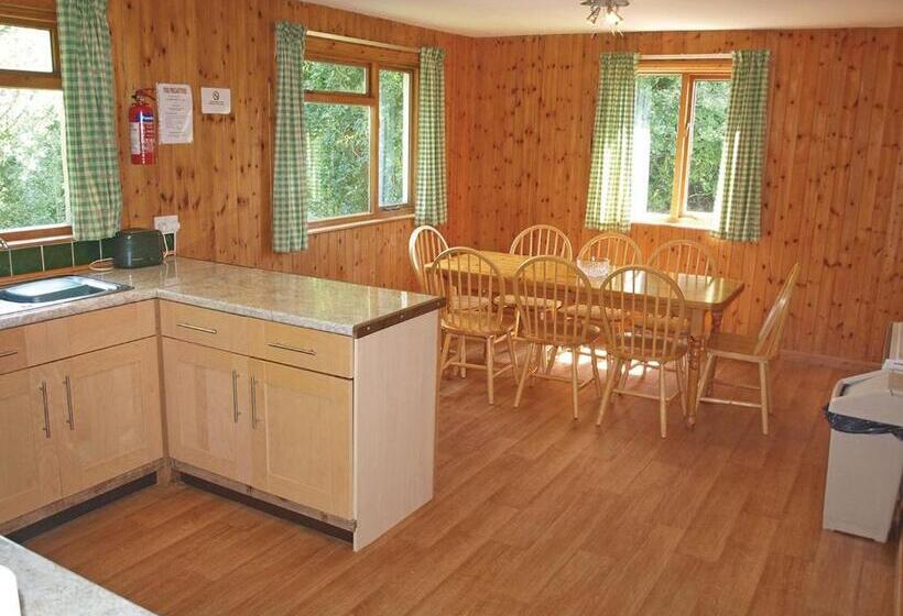 Дом 4 Спальни, Eastcott Lodges