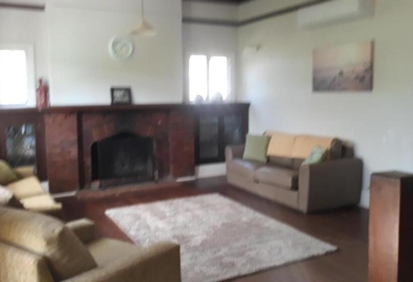 Хижина, Fairbridge Village